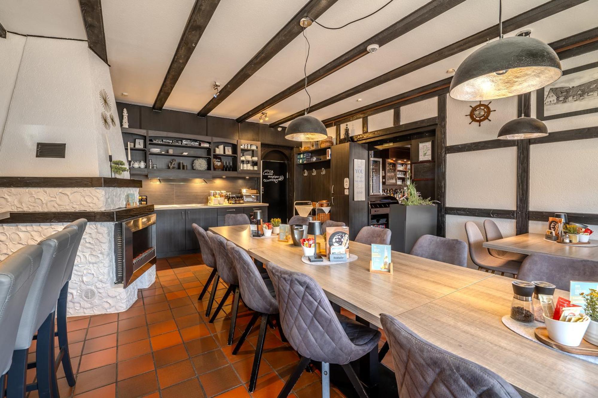 K357 - Hotel & Restaurant "Zur Post" In Otterndorf Bei Cuxhaven Екстериор снимка